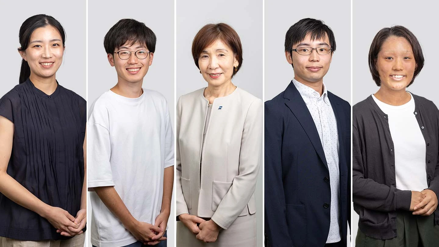 人物写真：左から澤田さん、吉田さん、波多野理事、畑佐さん、野村さん