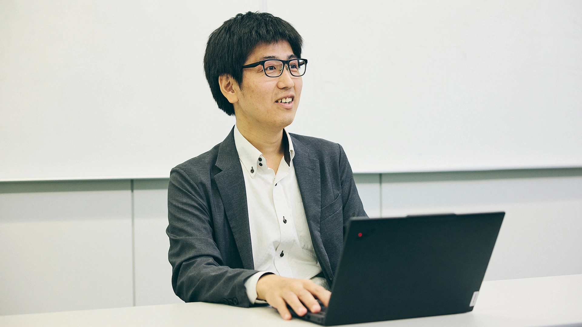 人物写真：Hirozumi Takeshima