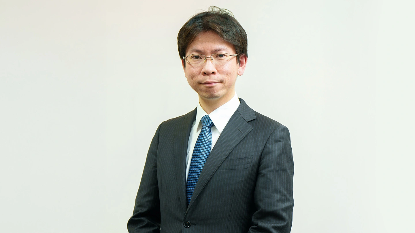 Portrait photography: Associate Professor Hiroki Shiwaku